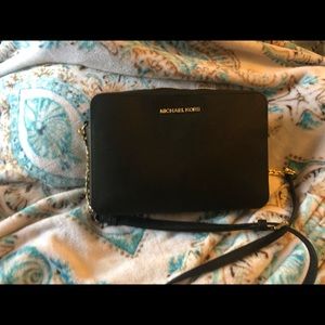 🌸 Michael Kors Jet Set Crossbody 🌸